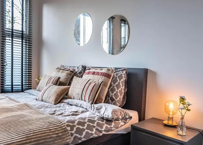 Проживание в семье Luxe Family Retreat